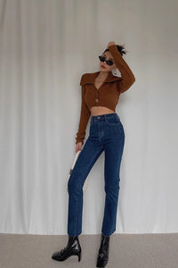 Women's Lapel Neck Buttoned Front Crop Sweater