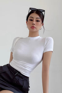 Round Neck Tight Fitting T-Shirt Short Sleeved Top