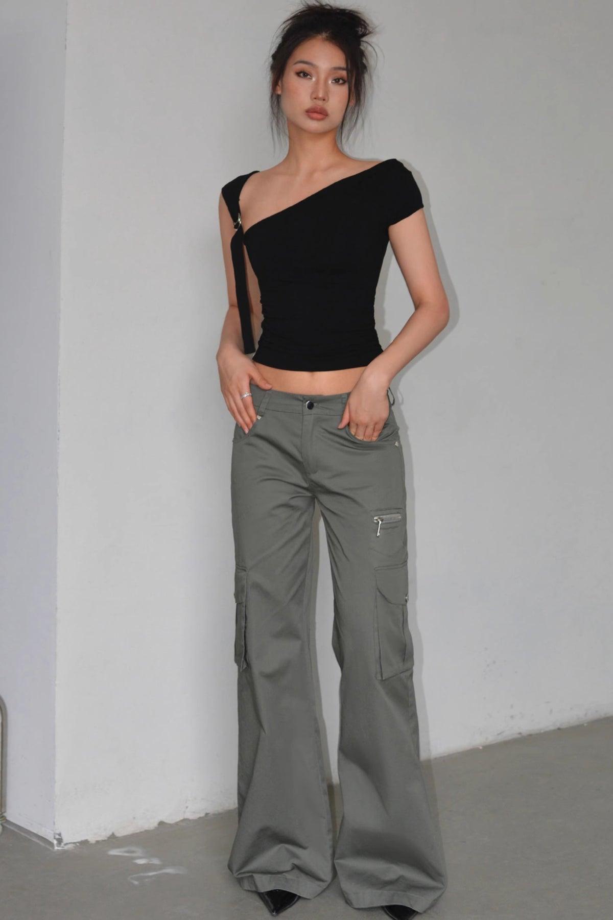 Zip Detail Pocket Side Cargo Wide Leg Pants