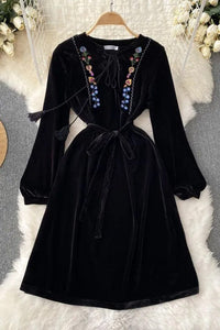 Women Dress Elegant Vintage Floral Embroidery Velvet Long Dress Lady Party Dress